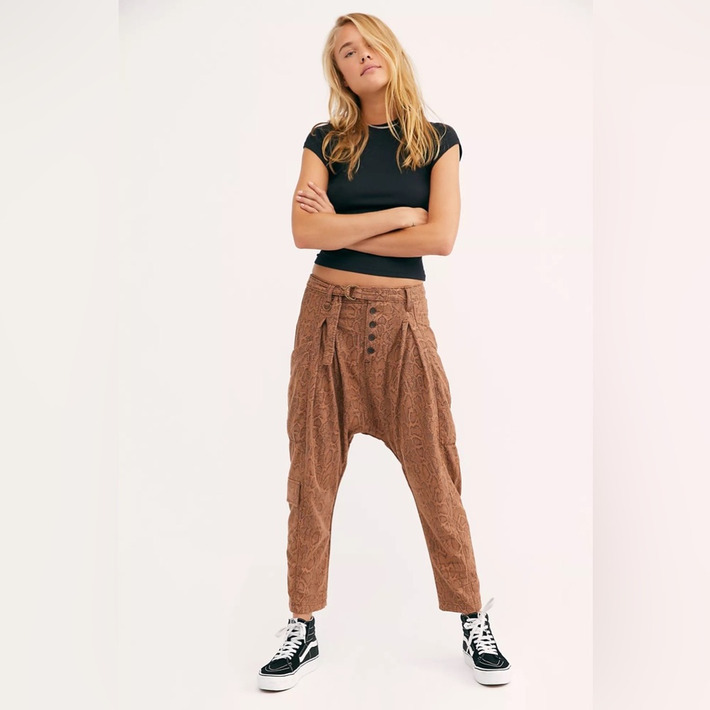 Free People Desert Days Harem Utility Pants Snake Print Size 4 NWT